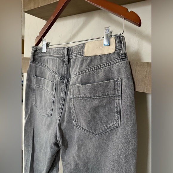 River Island|Gray high waisted,straight leg Jeans with raw hem•••size 12,staple - Picture 6 of 16